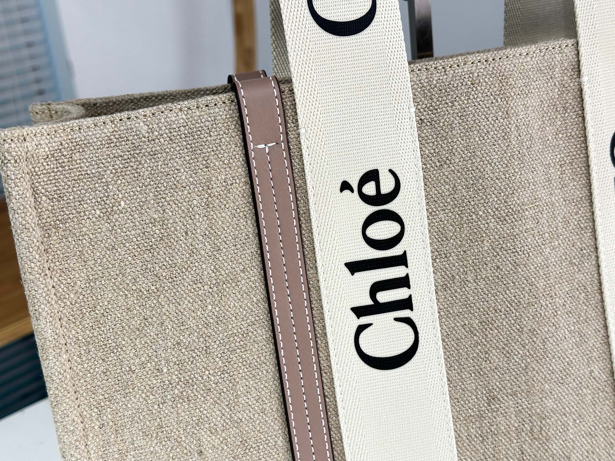 Chloe Large Woody Tote Bag In Linen 